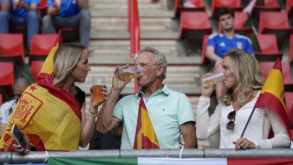 FOTBAL ONLINE: Souboj gigantů. Španělsko bojuje s Itálií o finále